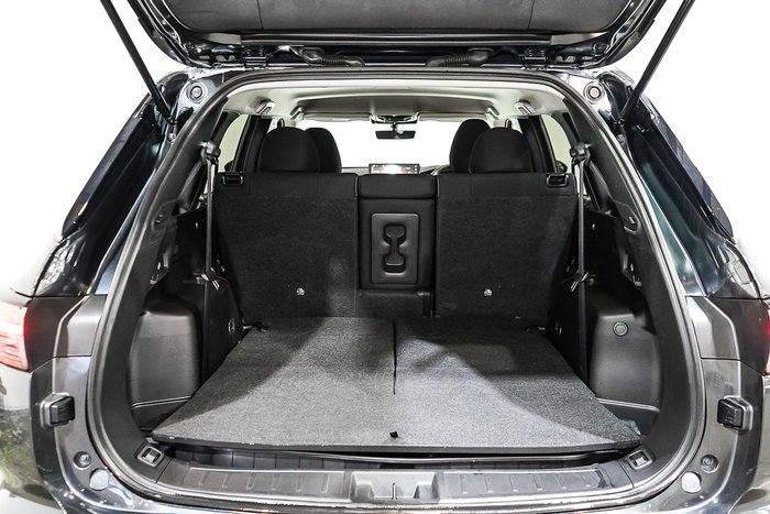 2025 Mitsubishi Outlander LS