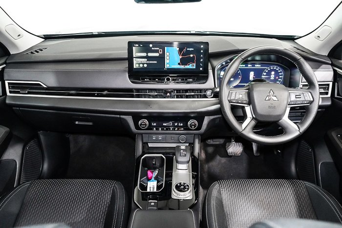 2025 Mitsubishi Outlander LS