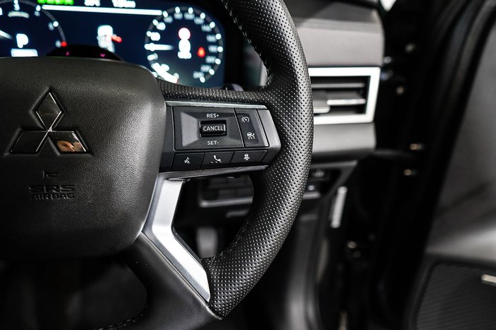 2025 Mitsubishi Outlander LS