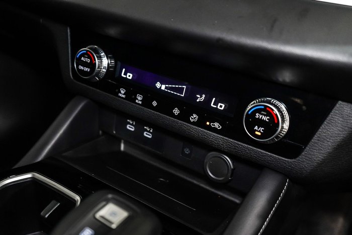 2025 Mitsubishi Outlander LS