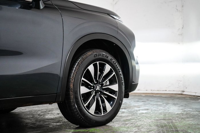 2025 Mitsubishi Outlander LS