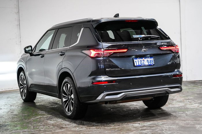 2025 Mitsubishi Outlander LS