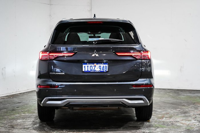 2025 Mitsubishi Outlander LS
