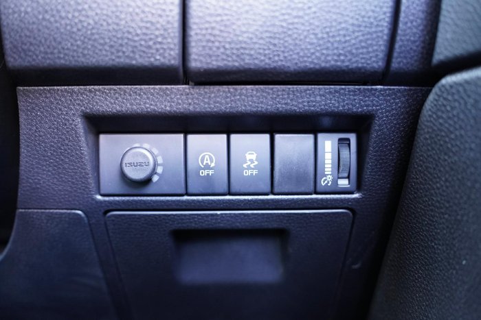 2025 Isuzu D-MAX SX