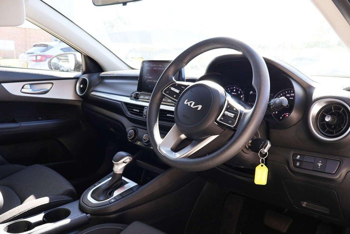 2024 Kia Cerato S