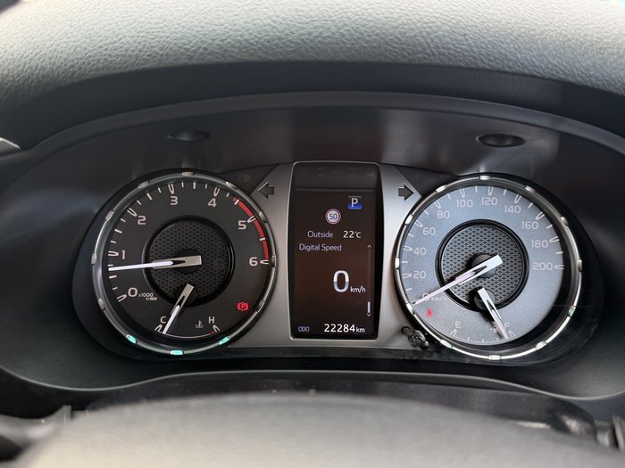 2023 Toyota Hilux SR5