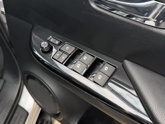 2023 Toyota Hilux SR5