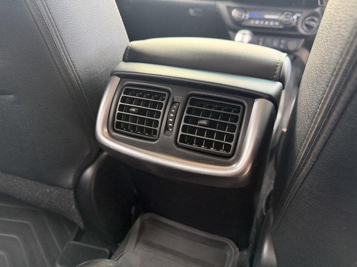 2023 Toyota Hilux SR5