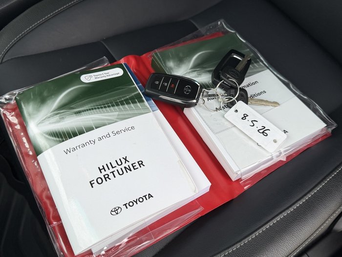 2023 Toyota Hilux SR5