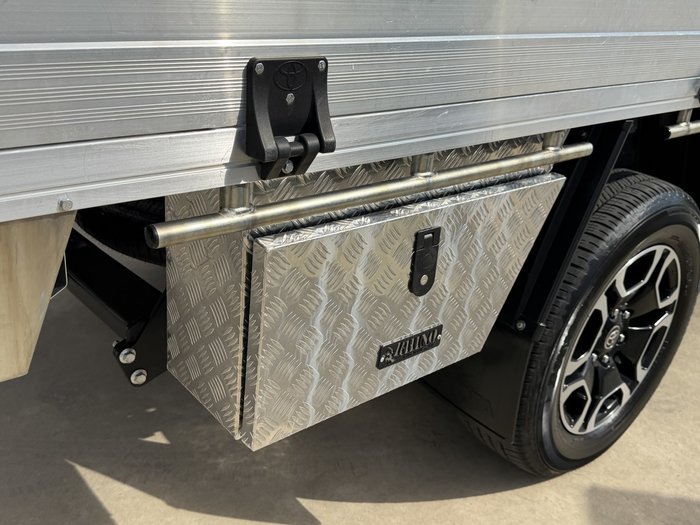 2023 Toyota Hilux SR5