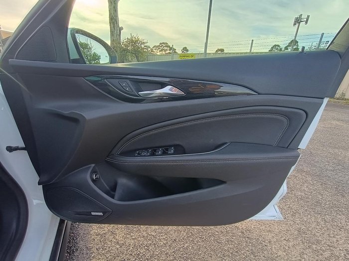 2019 Holden Calais V