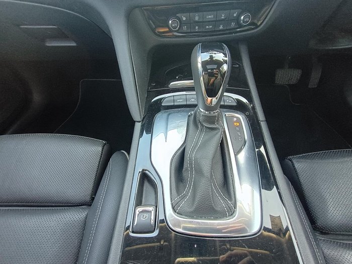 2019 Holden Calais V
