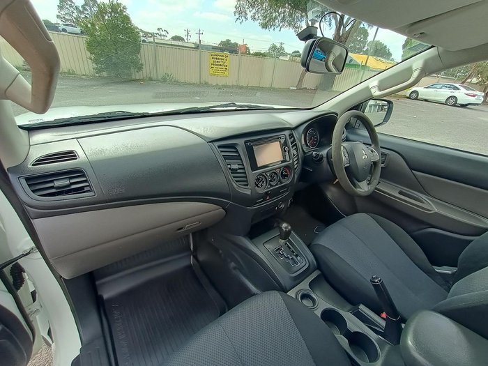 2016 Mitsubishi Triton GLX