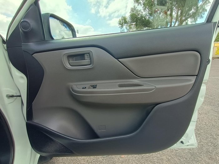 2016 Mitsubishi Triton GLX