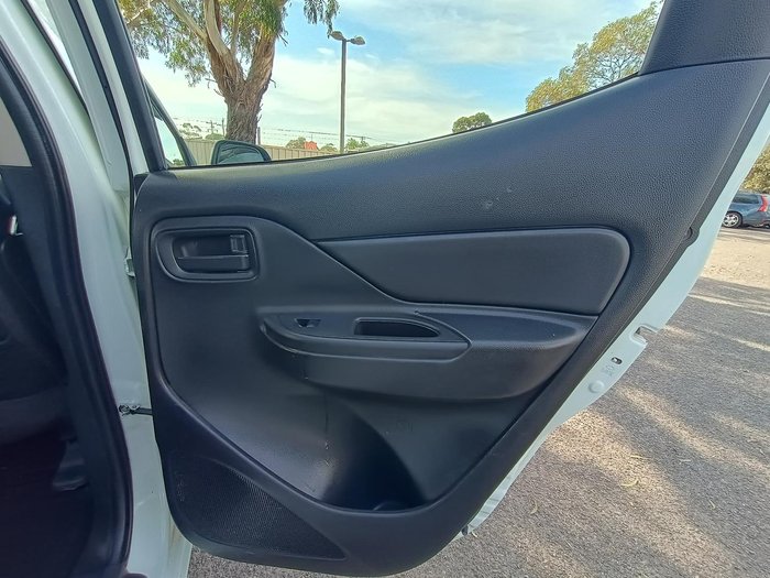 2019 Mitsubishi Triton GLX
