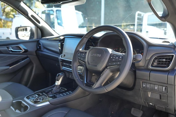 2025 Isuzu MU-X LS-T