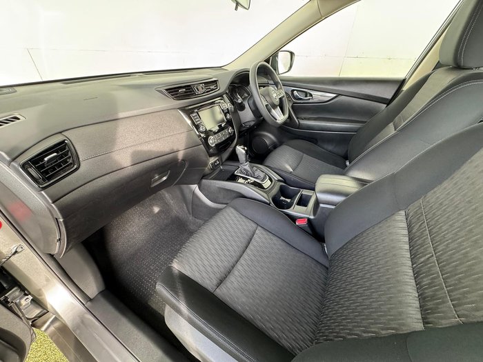 2022 Nissan X-TRAIL ST