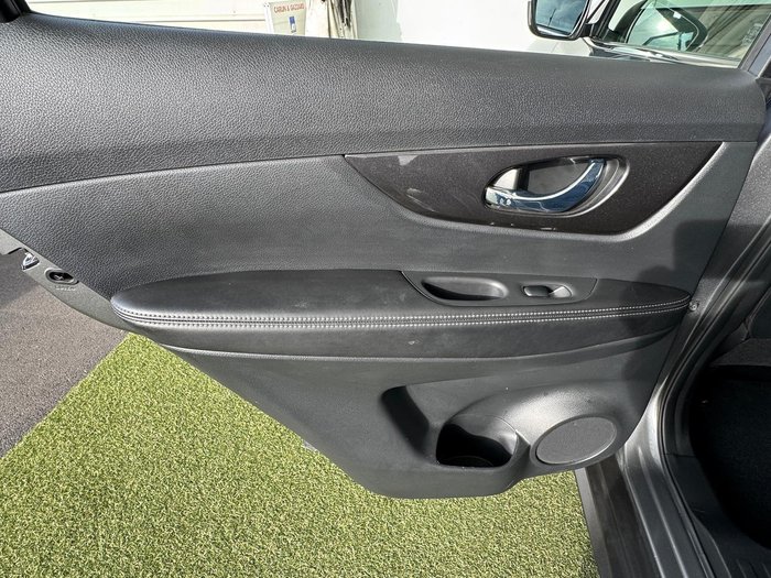 2022 Nissan X-TRAIL ST