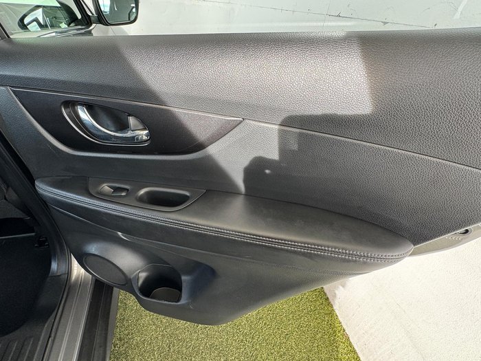 2022 Nissan X-TRAIL ST