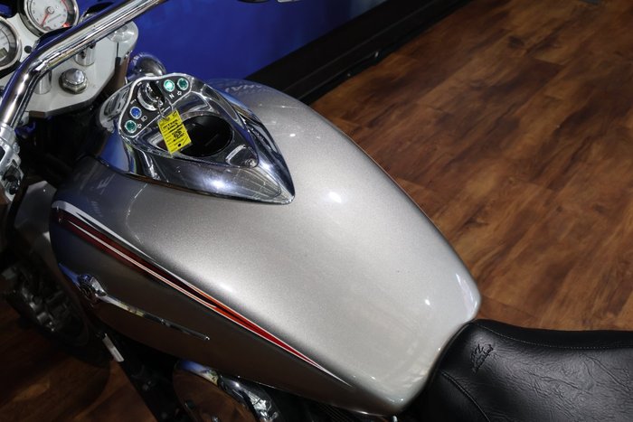 2003 Kawasaki VULCAN 1500 MEAN STREAK Silver