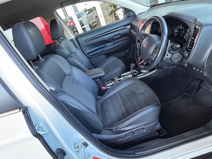 2020 Mitsubishi Outlander LS