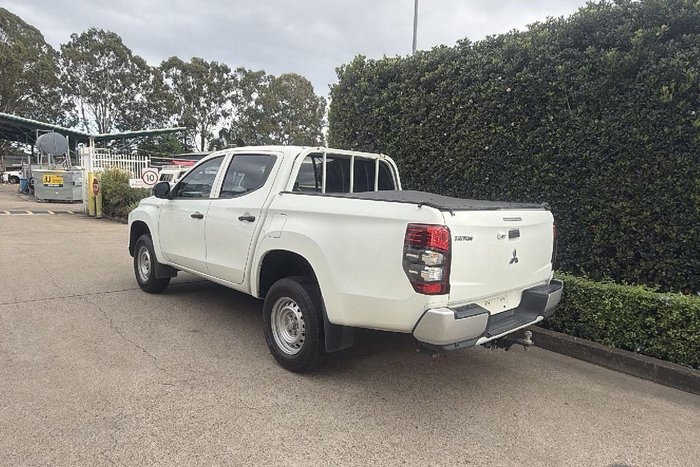 2021 Mitsubishi Triton GLX