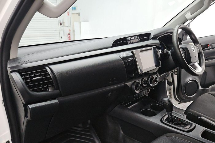 2019 Toyota Hilux SR