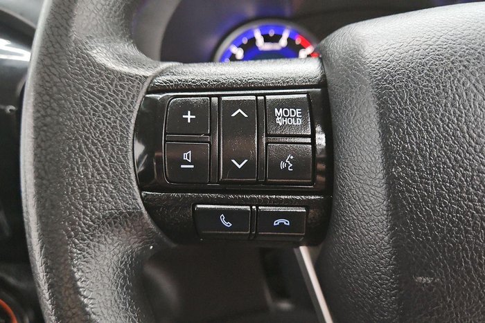 2019 Toyota Hilux SR