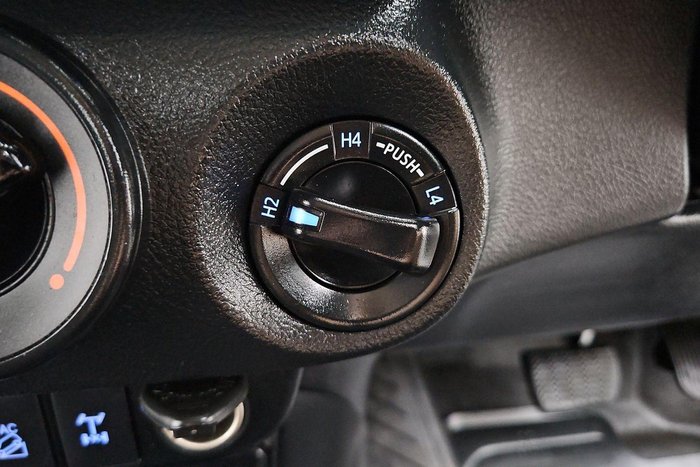 2019 Toyota Hilux SR