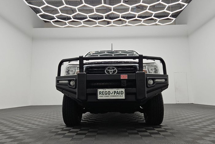2019 Toyota Hilux SR