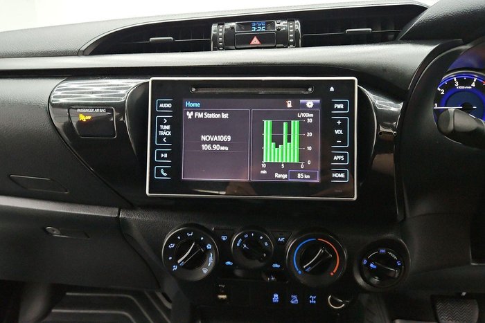 2019 Toyota Hilux SR