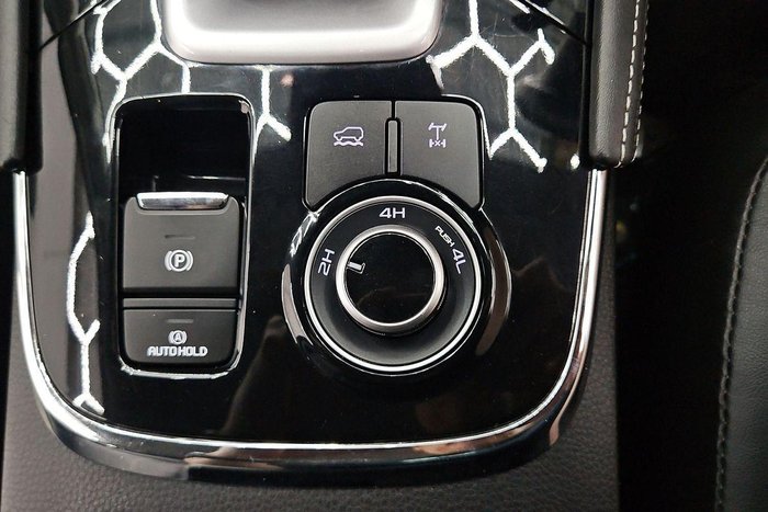 2023 Isuzu MU-X LS-T