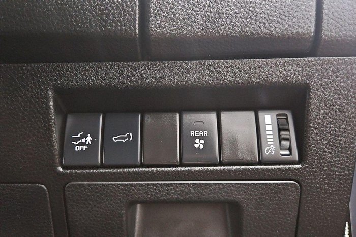 2023 Isuzu MU-X LS-T