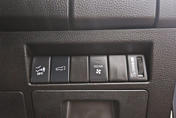 2023 Isuzu MU-X LS-T