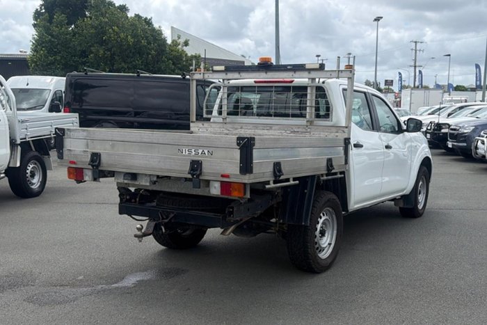 2022 Nissan Navara SL