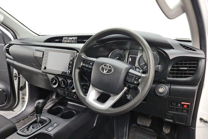 2020 Toyota Hilux SR