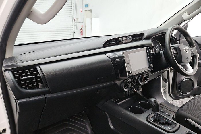 2020 Toyota Hilux SR