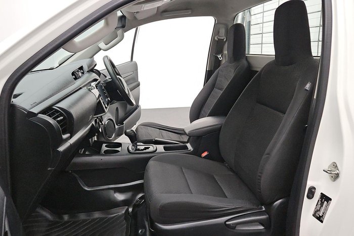 2020 Toyota Hilux SR