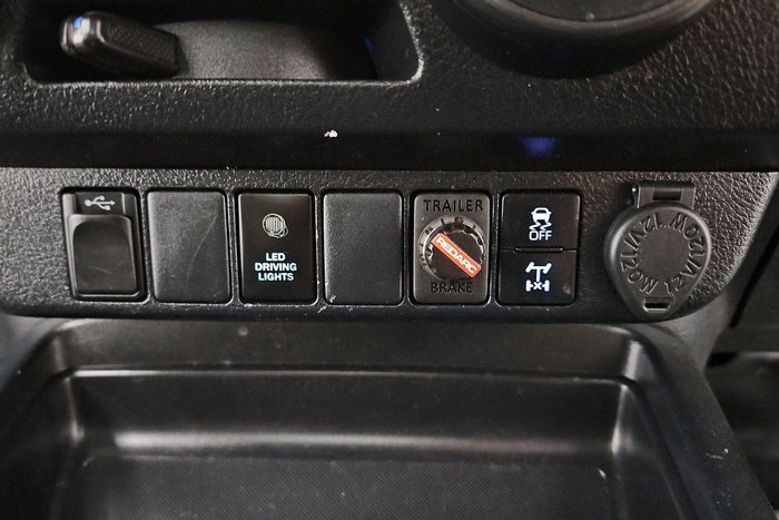 2020 Toyota Hilux SR