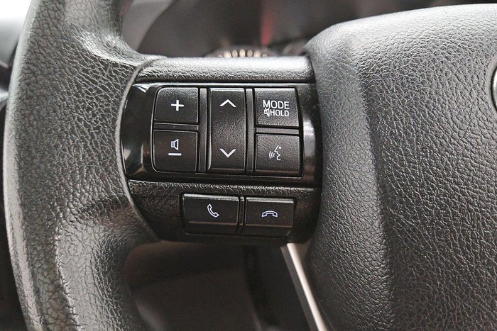 2020 Toyota Hilux SR