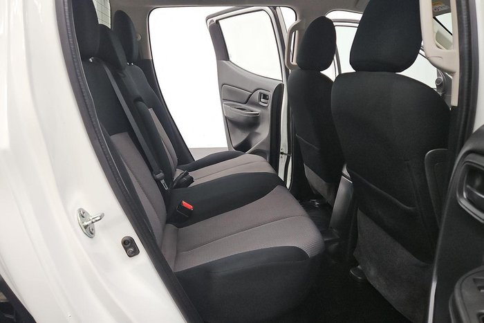 2022 Mitsubishi Triton GLX