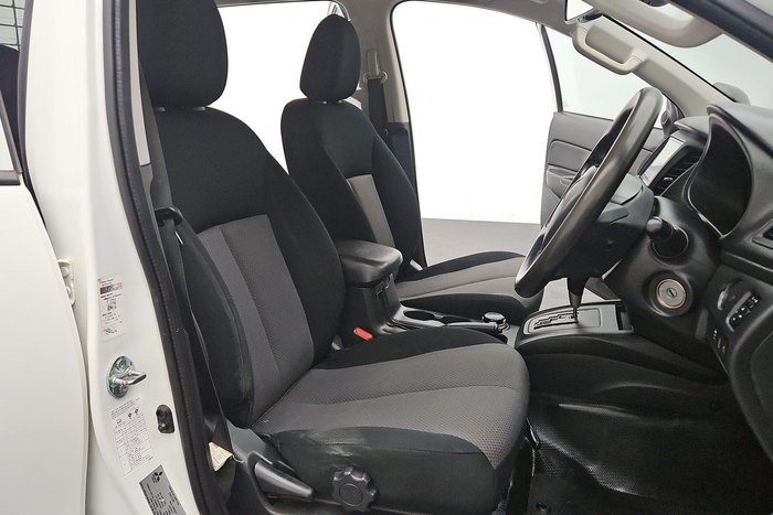 2022 Mitsubishi Triton GLX