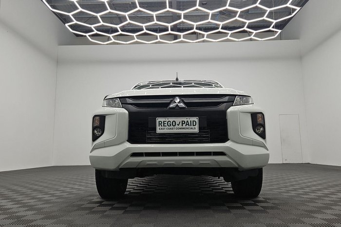 2022 Mitsubishi Triton GLX