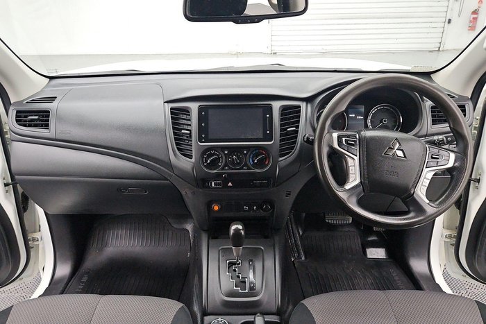 2022 Mitsubishi Triton GLX