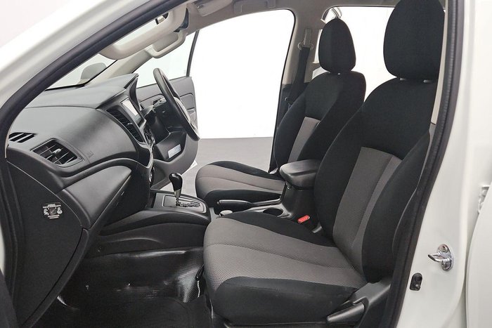 2022 Mitsubishi Triton GLX