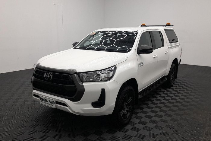 2022 Toyota Hilux SR
