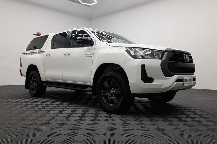 2022 Toyota Hilux SR