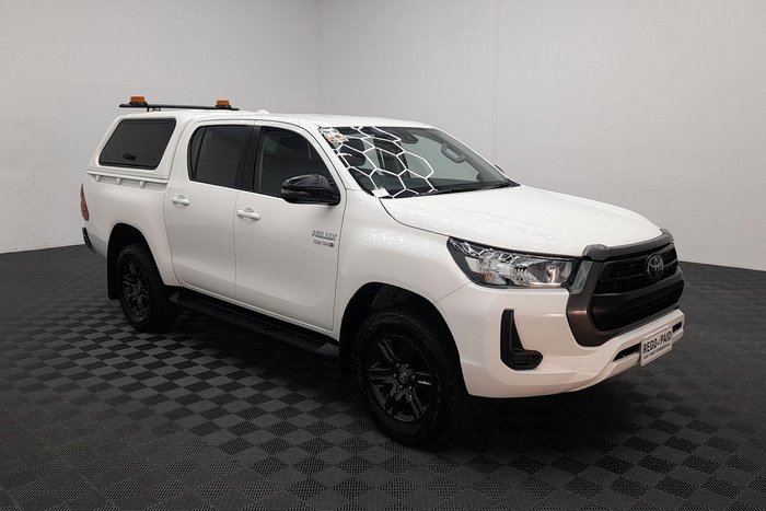 2022 Toyota Hilux SR