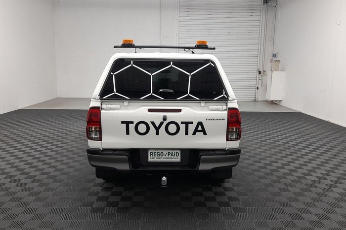 2022 Toyota Hilux SR