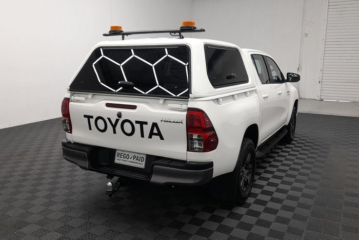 2022 Toyota Hilux SR